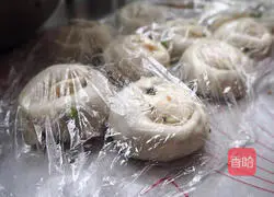 Illustration of how to make delicious scallion pancake 5