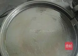 Illustration of how to make potato and egg pancakes 4