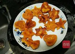 Illustration of how to make strange and diverse sweet potato cakes 8