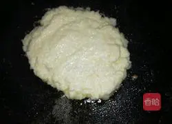 Illustration of how to make egg steamed buns 3