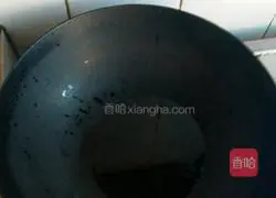 Illustration of how to make carrot, egg and scallion pancakes 4