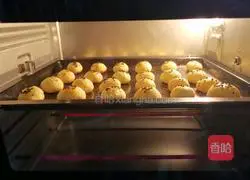 Illustration of how to make seaweed and sesame meat waffles 2