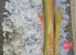 Illustration of how to make colorful sushi 6