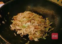 Cabbage Illustration of how to make fried egg pancakes 5