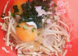 Illustration of how to make potato cakes 2