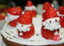 Christmas cream strawberry cake (6 inches) illustration 18