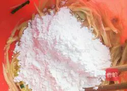 Illustration of how to make potato pancakes 3