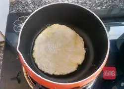Illustration of how to make egg yolk pancakes 8
