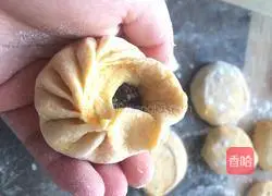 Illustration of how to make persimmon bean paste cake 6