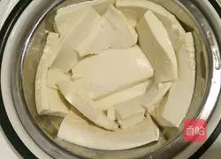 Winter melon and tofu steamed meat cakes Illustration of how to do it 3