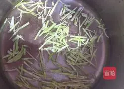 Illustration of how to make shrimp egg pancake noodles 4