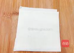 Illustration of how to make wonton skin pot stickers (electric cake version) 8