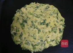 Illustration of how to make garlic, egg and cornmeal pancakes 3