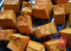 Illustration of how to make pumpkin cake 2