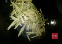 Illustration of how to make stir-fried gingerbread melon 4