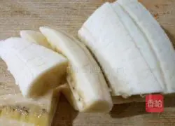 Illustration of how to make banana pie 3