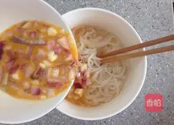 Onion rice noodle egg pancake recipe 3