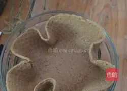 Illustration of how to make crispy egg rolls 14