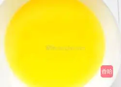 Childhood memories: Illustration of how to make peach cakes that are so crispy that they fall apart in one bite