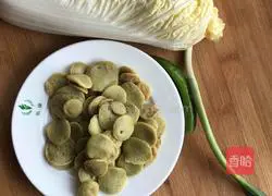 Illustration of how to make fried bean cakes with Chinese cabbage 1