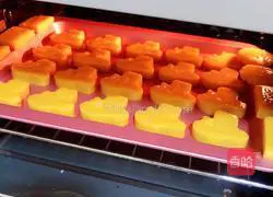 Illustration of how to make salted egg yolk soufflé 16