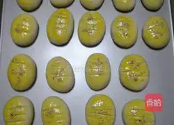 Illustration of how to make crispy wife cake 6