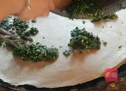 Illustration of how to make pancake and chive box 3