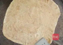 How to make green onion pancakes Illustration 17