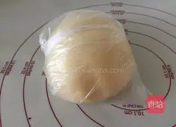 Illustration of how to make shortbread with red bean paste filling 2