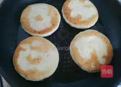 Illustration of how to make dough sugar cakes 12