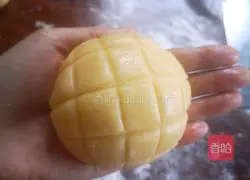 Illustration of how to make pineapple buns 2