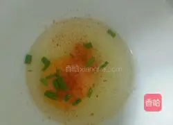 Illustration of how to make fried egg and scallion pancake 6