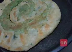 Youxuan two-color cakes Illustration of how to do it 8