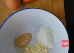Illustration of how to make carrot and egg pancakes 1