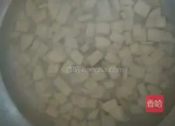 Illustration of how to make ham and potato pancakes 1