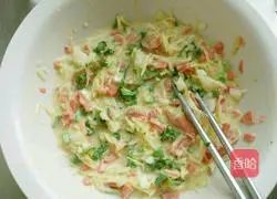  Illustration of how to make egg pancakes with shredded potatoes and mixed vegetables 5