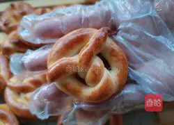 Illustration of how to make mini burritos 15