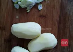 Illustration of how to make potato pancakes 1