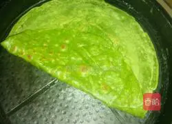 Illustration of how to make spinach egg pancake 5