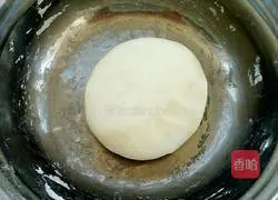 Illustration of how to make scallion pancakes 3