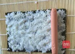 Illustration of how to make square sushi 1 