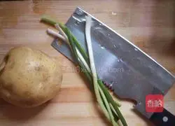 Illustration of how to make pan-fried potato pancakes 1