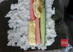 Illustration of how to make sushi at home 4