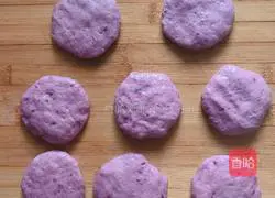Illustration of how to make purple potato and red bean cake 13