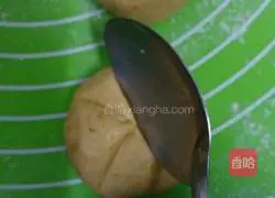 Illustration of how to make cute pumpkin cake 4