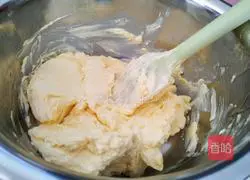 Illustration of how to make original ququ cake 1