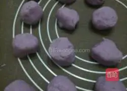 How to make purple sweet potato and red bean cakes Illustration 6