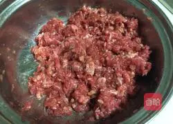 Illustration of how to make beef crispy cake 5