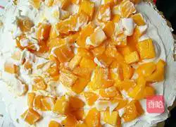 Illustration of how to make cream fruit cake 6