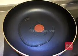 Illustration of how to make green onion egg pancake 5